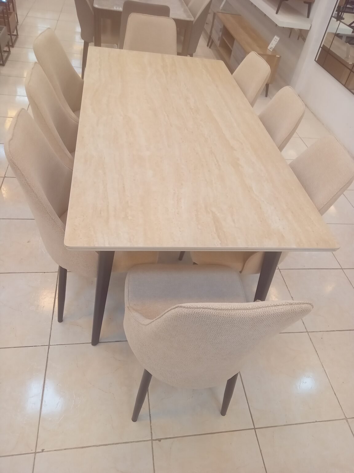 كنب وطاولات طعام ٢٠٢٦٠١٢٤ ٢٠٣٦١٣